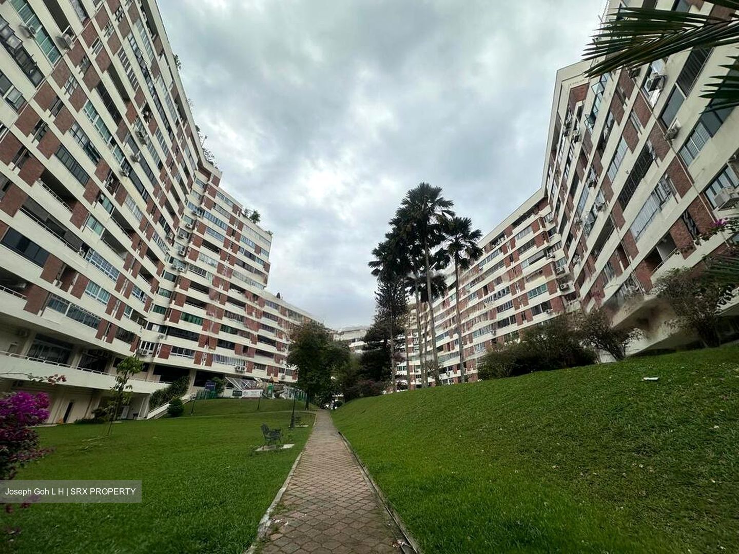 Pandan Valley (D21), Shop House #482460151